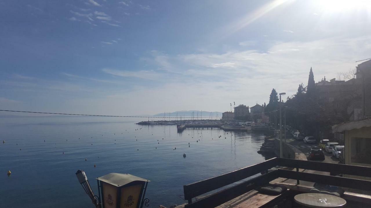 Studio Apartman Nina Appartement Rijeka Buitenkant foto