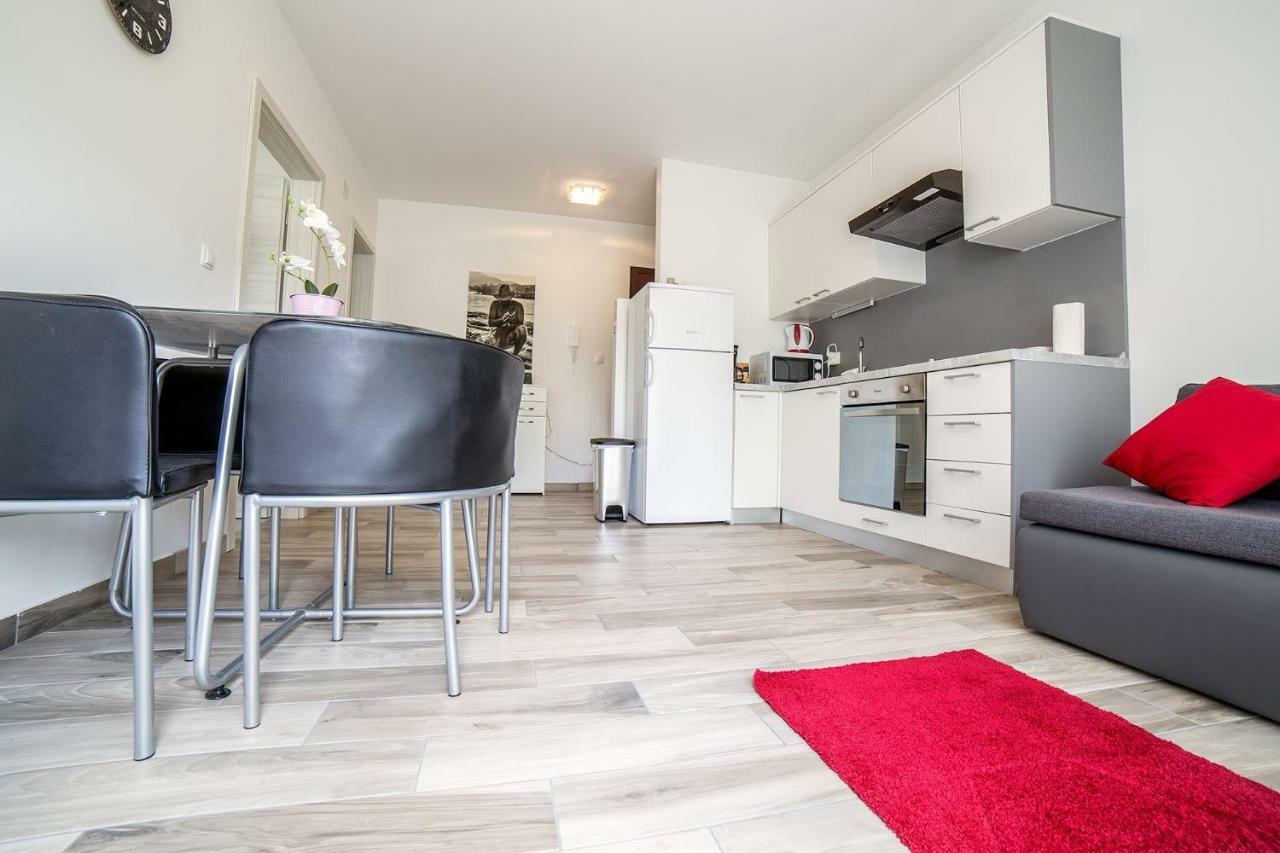 Studio Apartman Nina Appartement Rijeka Buitenkant foto