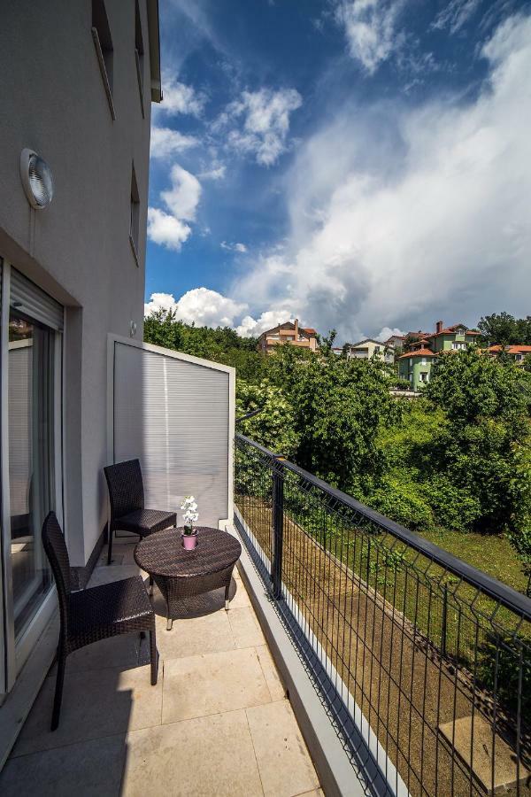 Studio Apartman Nina Appartement Rijeka Buitenkant foto