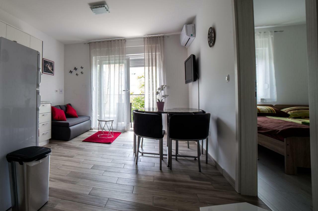 Studio Apartman Nina Appartement Rijeka Buitenkant foto