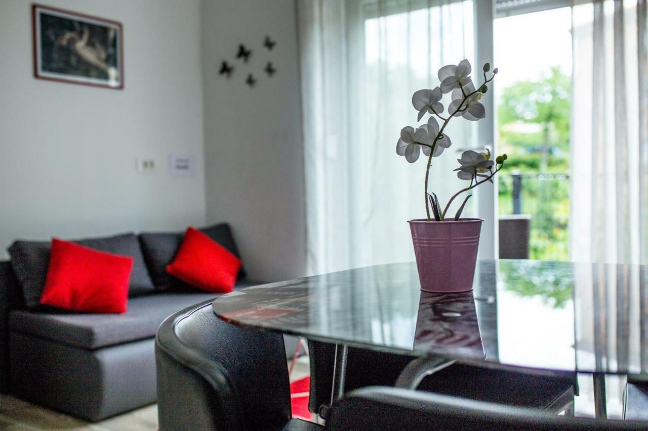 Studio Apartman Nina Appartement Rijeka Buitenkant foto