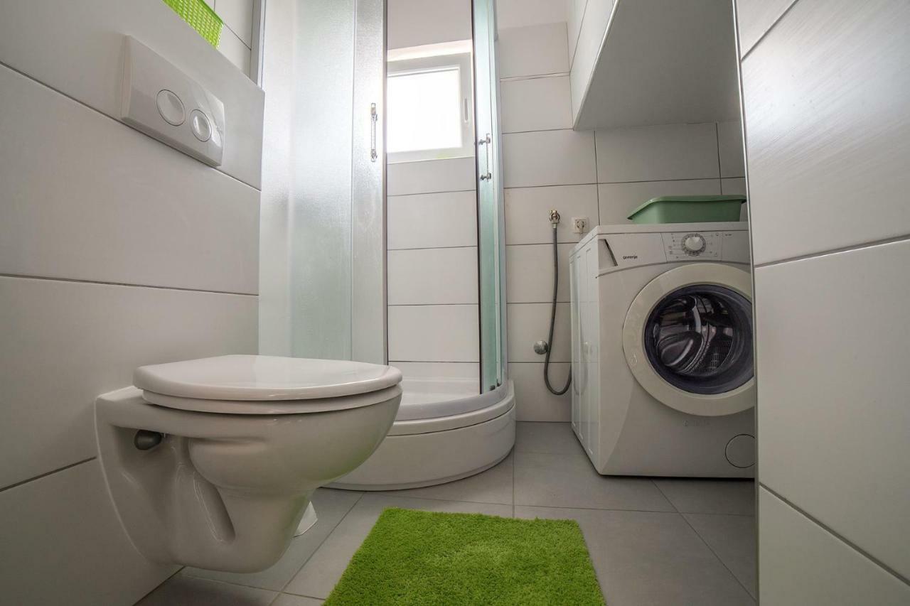 Studio Apartman Nina Appartement Rijeka Buitenkant foto